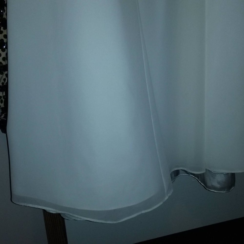 WEDDING DRESS - Picture 8 of 8